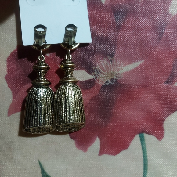3/$35 Gold earrings - Picture 2 of 3